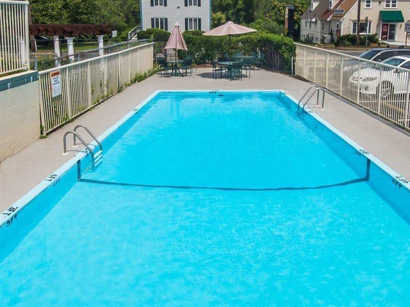 Relax Inn Cape Cod West Yarmouth Hyannis Екстер'єр фото